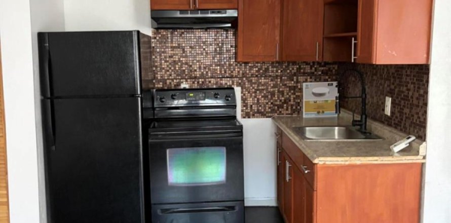 Immobilier commercial à Lauderhill, Floride 1 chambre, 151.06 m2 № 2389575