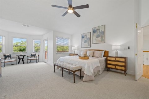 House in Saint Petersburg, Florida 5 bedrooms, 295.62 sq.m. № 1782725 - photo 12