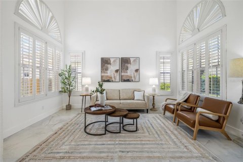 House in Saint Petersburg, Florida 5 bedrooms, 295.62 sq.m. № 1782725 - photo 8