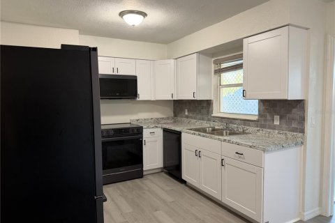 Villa ou maison à louer à Arcadia, Floride: 3 chambres, 108.6 m2 № 2399111 - photo 4