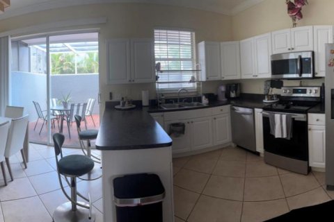 Townhouse in Fort Myers, Florida 3 bedrooms, 143.81 sq.m. № 2250107 - photo 5