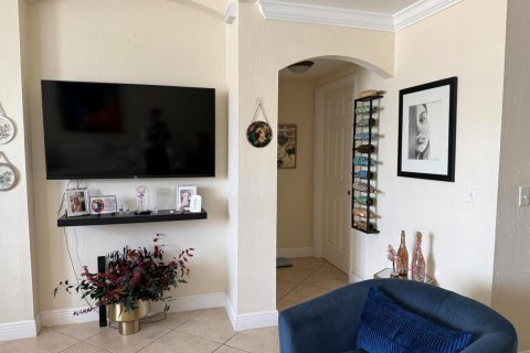 Townhouse in Fort Myers, Florida 3 bedrooms, 143.81 sq.m. № 2250107 - photo 7