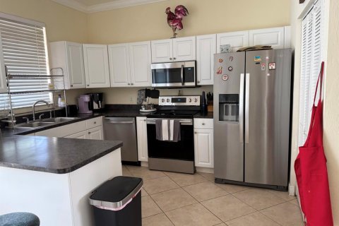 Adosado en Fort Myers, Florida 3 dormitorios, 143.81 m2 № 2250107