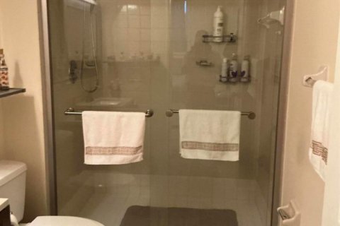 Townhouse in Fort Myers, Florida 3 bedrooms, 143.81 sq.m. № 2250107 - photo 17