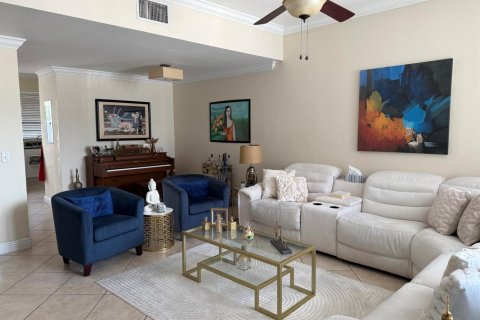 Townhouse in Fort Myers, Florida 3 bedrooms, 143.81 sq.m. № 2250107 - photo 6