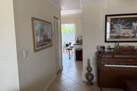 Townhouse in Fort Myers, Florida 3 bedrooms, 143.81 sq.m. № 2250107 - photo 10