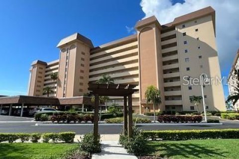 Copropriété à vendre à Saint Petersburg, Floride: 3 chambres, 315.87 m2 № 2401085 - photo 2