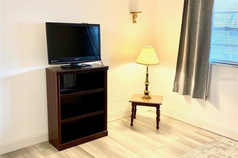 Condo in Saint Petersburg, Florida, 2 bedrooms  № 2155884 - photo 16