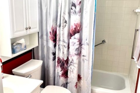 Condo in Saint Petersburg, Florida, 2 bedrooms  № 2155884 - photo 14