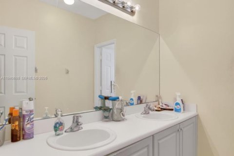 Casa en venta en Homestead, Florida, 5 dormitorios, 250.19 m2 № 1997765 - foto 26