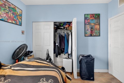 Casa en venta en Homestead, Florida, 5 dormitorios, 250.19 m2 № 1997765 - foto 22