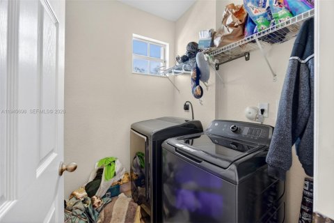 Casa en venta en Homestead, Florida, 5 dormitorios, 250.19 m2 № 1997765 - foto 29