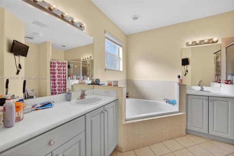 Casa en venta en Homestead, Florida, 5 dormitorios, 250.19 m2 № 1997765 - foto 19