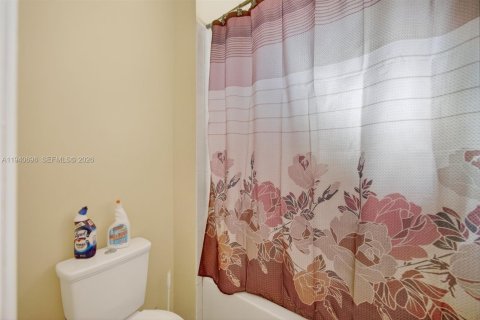 Casa en venta en Homestead, Florida, 5 dormitorios, 250.19 m2 № 1997765 - foto 27