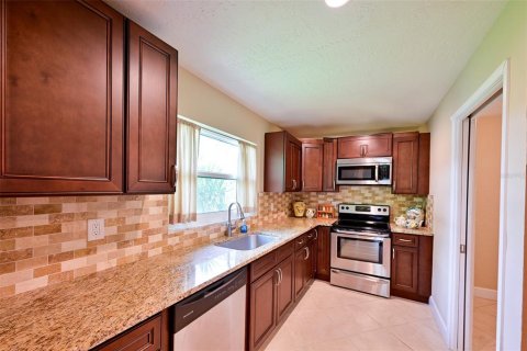 Casa en venta en Sarasota, Florida, 2 dormitorios, 135.27 m2 № 1873914 - foto 14