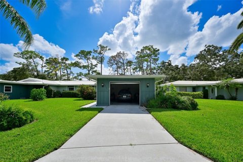 Casa en venta en Sarasota, Florida, 2 dormitorios, 135.27 m2 № 1873914 - foto 2