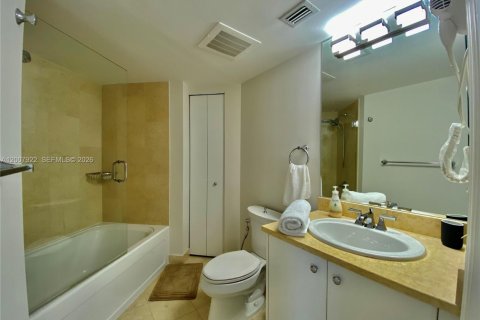 Condo in Aventura, Florida, 3 bedrooms  № 2071781 - photo 20