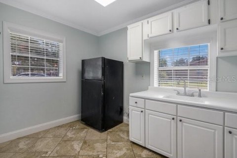 Commercial property in Tavares, Florida 226.68 sq.m. № 2227217 - photo 11