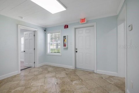 Commercial property in Tavares, Florida 226.68 sq.m. № 2227217 - photo 6
