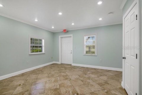 Commercial property in Tavares, Florida 226.68 sq.m. № 2227217 - photo 9