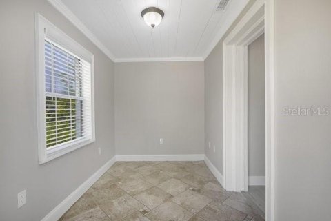 Commercial property in Tavares, Florida 226.68 sq.m. № 2227217 - photo 13