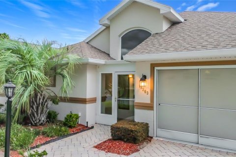 House in Summerfield, Florida 3 bedrooms, 244.98 sq.m. № 2211528 - photo 7