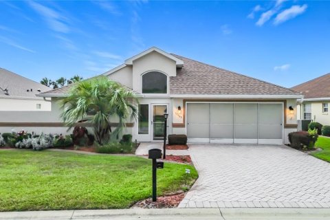 House in Summerfield, Florida 3 bedrooms, 244.98 sq.m. № 2211528 - photo 6