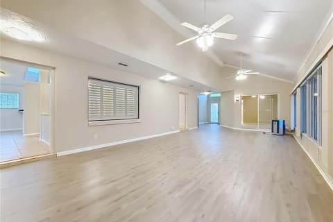 House in Summerfield, Florida 3 bedrooms, 244.98 sq.m. № 2211528 - photo 17