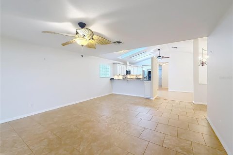 House in Summerfield, Florida 3 bedrooms, 244.98 sq.m. № 2211528 - photo 29