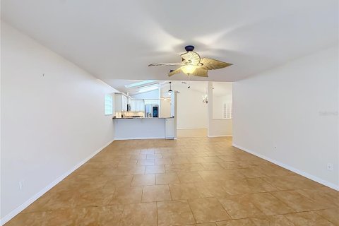 House in Summerfield, Florida 3 bedrooms, 244.98 sq.m. № 2211528 - photo 30