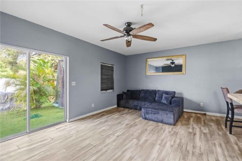 House in Bradenton, Florida 3 bedrooms, 155.15 sq.m. № 2391407 - photo 2