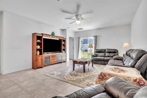House in Davenport, Florida 5 bedrooms, 225.75 sq.m. № 1569365 - photo 7
