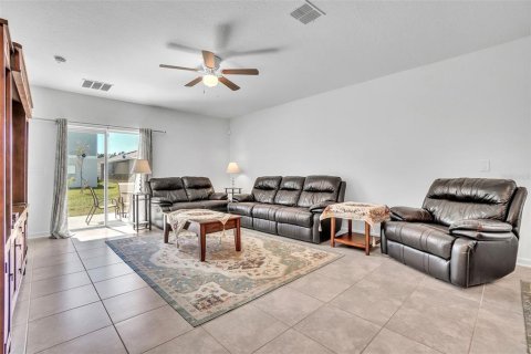 House in Davenport, Florida 5 bedrooms, 225.75 sq.m. № 1569365 - photo 6