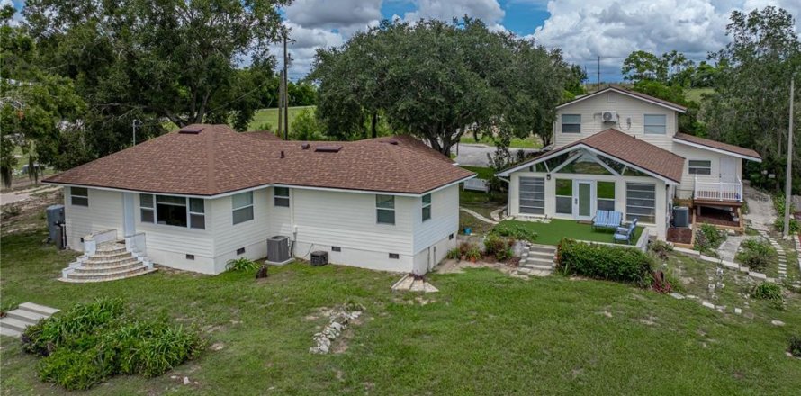House in Lake Wales, Florida 3 bedrooms, 135.73 sq.m. № 1914124
