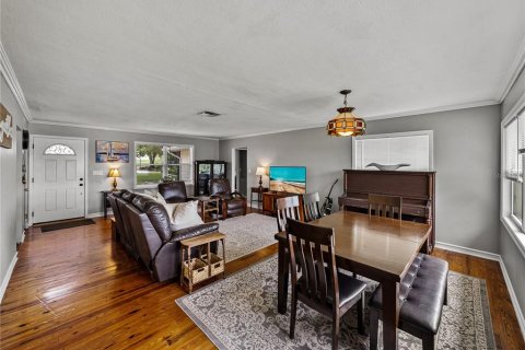 House in Lake Wales, Florida 3 bedrooms, 135.73 sq.m. № 1914124 - photo 9