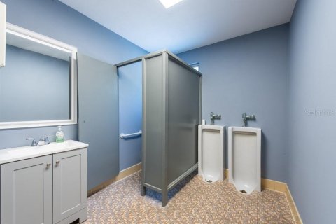 Immobilier commercial à louer à Tampa, Floride: 667.04 m2 № 2419518 - photo 18