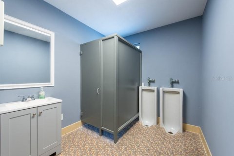 Immobilier commercial à louer à Tampa, Floride: 667.04 m2 № 2419518 - photo 17
