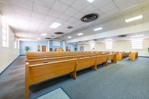 Immobilier commercial à louer à Tampa, Floride: 667.04 m2 № 2419518 - photo 6