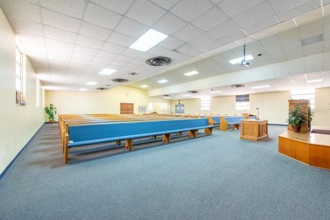 Immobilier commercial à louer à Tampa, Floride: 667.04 m2 № 2419518 - photo 9