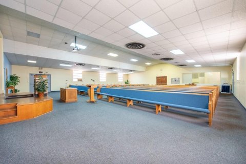 Immobilier commercial à louer à Tampa, Floride: 667.04 m2 № 2419518 - photo 10