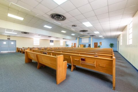 Immobilier commercial à louer à Tampa, Floride: 667.04 m2 № 2419518 - photo 8