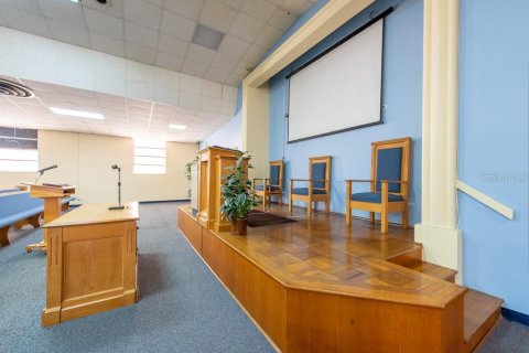 Immobilier commercial à louer à Tampa, Floride: 667.04 m2 № 2419518 - photo 13