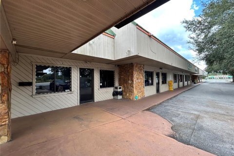 Propiedad comercial en alquiler en Spring Hill, Florida № 1905846 - foto 3