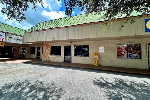 Propiedad comercial en alquiler en Spring Hill, Florida № 1905846 - foto 2