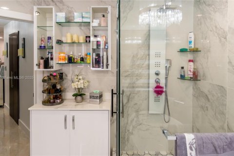 Villa ou maison à vendre à Miami, Floride: 5 chambres, 253.44 m2 № 1979304 - photo 26