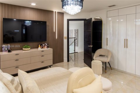 Villa ou maison à vendre à Miami, Floride: 5 chambres, 253.44 m2 № 1979304 - photo 11