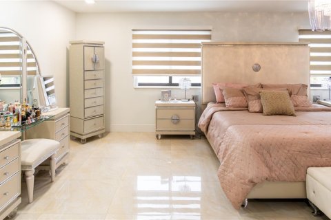 Villa ou maison à vendre à Miami, Floride: 5 chambres, 253.44 m2 № 1979304 - photo 29
