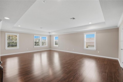 House in Seffner, Florida 5 bedrooms, 444.35 sq.m. № 2342499 - photo 14