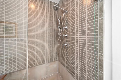 Купить кондоминиум в Майами, Флорида 2 спальни, 109.72м2, № 2020119 - фото 20