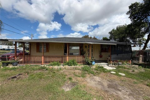 House in Haines City, Florida 3 bedrooms, 85.1 sq.m. № 2232936